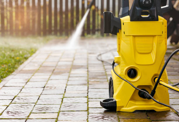 Best Pool Deck Cleaning  in Iowa Falls, IA
